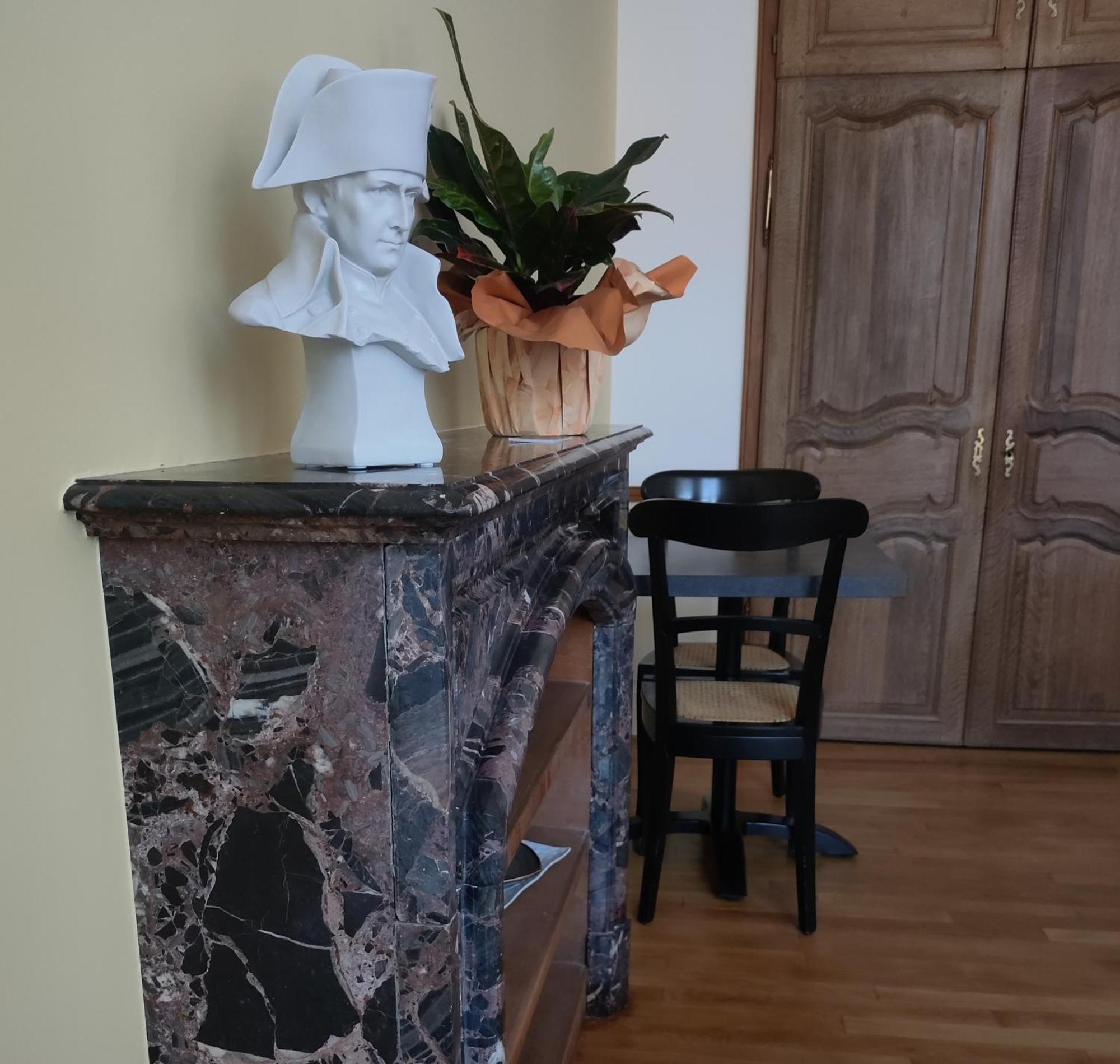 Bed and Breakfast Le Relais Napoleon à Avesnes-sur-Helpe Extérieur photo